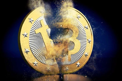 Bitcoin mất giá hơn 40% trong 5 ngày, nhà đầu tư tháo chạy