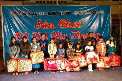 Ấm áp sân chơi "Kết nối yêu thương" tại huyện Đức Cơ