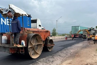 Bình Định: Khắc phục hư hỏng mặt đường và ngập úng các tuyến quốc lộ