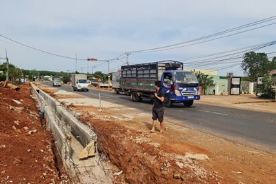 10 lần bị xử phạt, các nhà thầu thi công quốc lộ 19 vẫn "ngó lơ" yêu cầu khắc phục