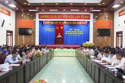 Thường trực Thành ủy Pleiku đối thoại với cán bộ, đoàn viên, thanh niên