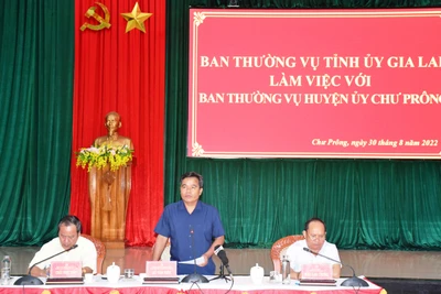 Bí thư Tỉnh ủy Hồ Văn Niên: Chư Prông cần đi tắt, đón đầu phát triển nông nghiệp công nghệ cao