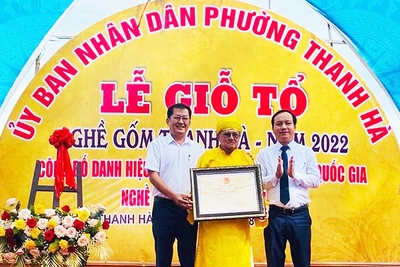 Làng gốm Thanh Hà đón nhận danh hiệu Di sản văn hóa phi vật thể quốc gia