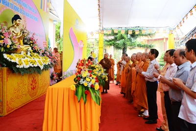 Tuyên truyền, vận động "Tăng ni, phật tử tham gia bảo đảm trật tự, an toàn giao thông"