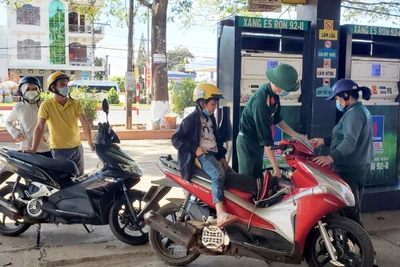 Giá xăng, dầu giảm: Cần có giải pháp để hàng hóa khác giảm theo