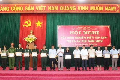 An Khê rút kinh nghiệm diễn tập khu vực phòng thủ