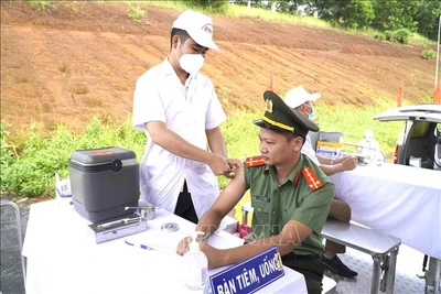 Đắk Nông phát động tiêm chủng vaccine phòng Covid-19