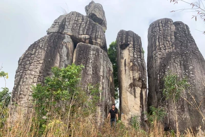 Kỳ bí tượng "ông Phật" trên núi Chư Pao