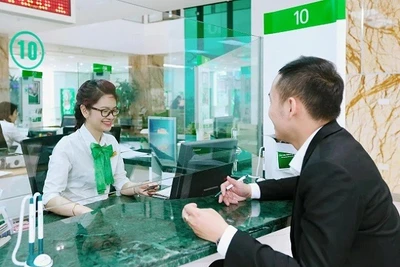 Choáng vì phí SMS Banking Vietcombank đắt "cắt cổ" lên tới 77.000/tháng