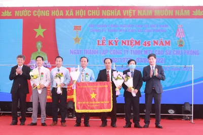 Công ty TNHH một thành viên Cao su Chư Prông long trọng kỷ niệm 45 năm ngày thành lập