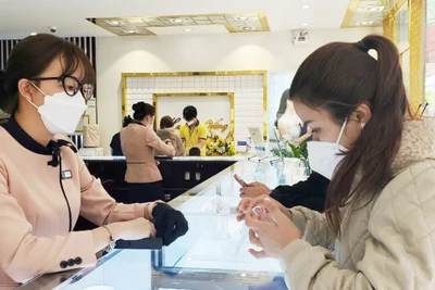 Giá vàng ngày vía Thần Tài giảm, sức mua tăng