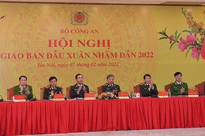 Đẩy nhanh điều tra các vụ án tham nhũng