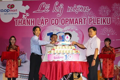 Co.op Mart Pleiku kỷ niệm sinh nhật lần thứ 10