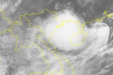 Bão số 4 - Bebinca bẻ ngược hướng di chuyển vào vịnh Bắc Bộ