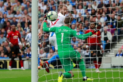 Man Utd ngã ngựa trước Brighton dù Lukaku và Pogba ghi bàn