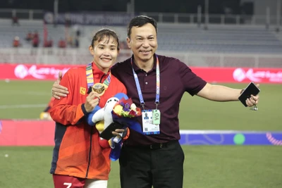 "Người hùng" SEA Games 30 của tuyển nữ Việt Nam lên bàn mổ