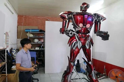 Robot made in Việt Nam ra đời... từ rác