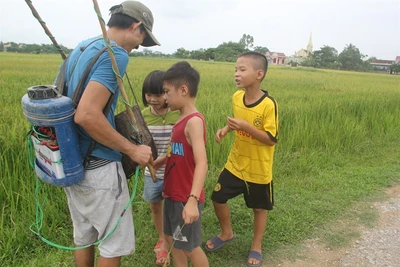 Hiểm nguy rình rập vùng quê chuyên làm nghề săn rắn độc