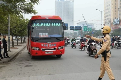 Công bố đường dây nóng phản ánh xe nhồi nhét,chặt chém giá vé dịp Tết