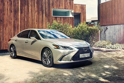 Lexus ES 250 2019 giá 2,5 tỷ tại Việt Nam