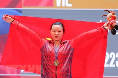 SEA Games 31: Đô cử Phạm Thị Hồng Thanh lập 3 kỷ lục SEA Games mới