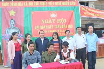 Gia Lai: Trưởng ban Nội chính Tỉnh ủy vui cùng Ngày hội Đại đoàn kết xã Ia Nhin