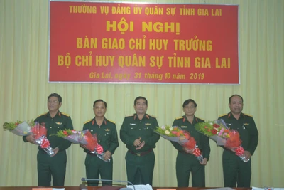 Gia Lai: Hội nghị bàn giao Chỉ huy trưởng Bộ Chỉ huy Quân sự tỉnh