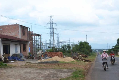 Chư Pah: Xây nhà trong hành lang an toàn lưới điện