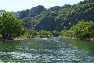 Khám phá Động Phong Nha