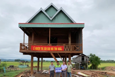 Ia Pa: Bàn giao 3 căn "Nhà tình nghĩa" cho hộ nghèo