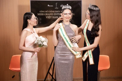 Người đẹp Thùy Tiên tự tin 'chinh chiến' khi chính thức nhận sash Miss Grand Vietnam 2021