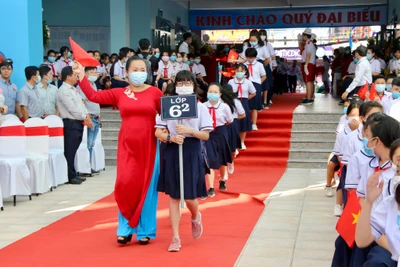 Ngày khai giảng không đến trường vì Covid-19: Thương lắm học trò!