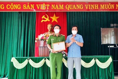 Pleiku khen thưởng 7 tập thể, cá nhân xuất sắc trong phòng-chống dịch