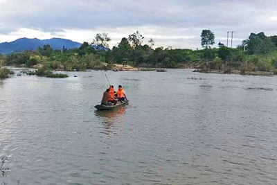 Kông Chro: Lật xuồng trên sông Ba, 1 người mất tích