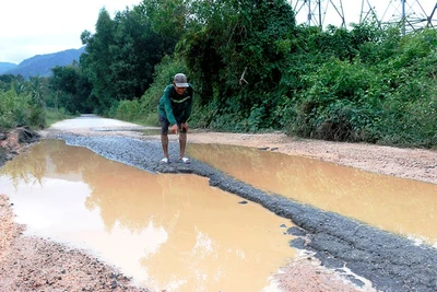 Đừng đánh bài 'lơ' với dân