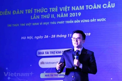 Nhà khoa học Việt Nam đầu tiên nhận giải thưởng Noam Chomsky