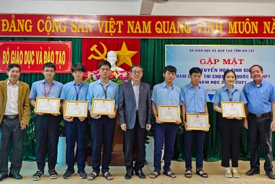 Gặp mặt đội tuyển tham dự kỳ thi chọn học sinh giỏi Quốc gia