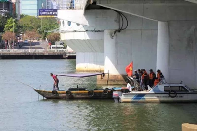 Buồn chuyện tình cảm, nam thanh niên nhảy cầu sông Hàn tự tử