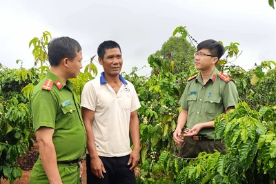 Câu lạc bộ "Bạn giúp bạn": Xóa mặc cảm bằng tình yêu thương