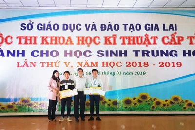 Thầy Nguyễn Văn Thành miệt mài "thắp lửa" đam mê cho học trò