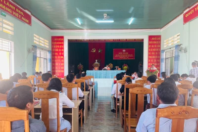 Tổ đại biểu HĐND tỉnh tiếp xúc cử tri thị xã Ayun Pa