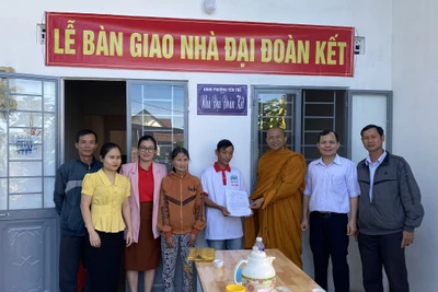 TP. Pleiku bàn giao nhà cho hộ nghèo