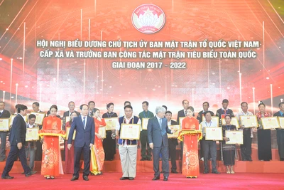 Gia Lai: 5 cán bộ Mặt trận cơ sở được Thủ tướng Chính phủ và Ủy ban Trung ương MTTQ Việt Nam tặng bằng khen