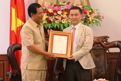 Đoàn lãnh đạo tỉnh Stung Treng thăm và chúc Tết tỉnh Gia Lai