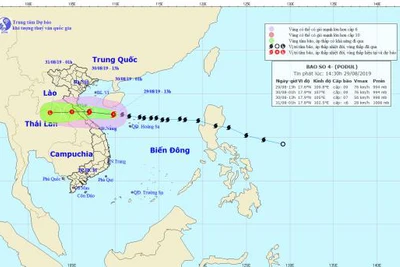 Bão số 4 cách đất liền Nghệ An, Quảng Trị 350km, giật cấp 11