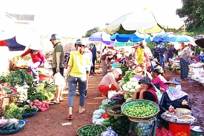 TP. Pleiku xử lý tình trạng mua bán lấn chiếm lòng lề đường