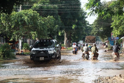 QL28 qua Đắk Nông nhiều đoạn cứ mưa là ngập sâu