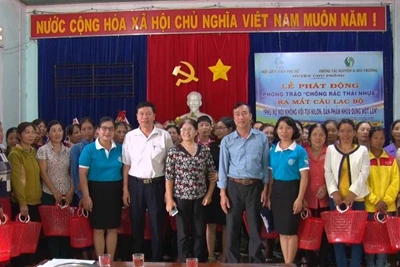 Chư Prông phát động phong trào "Chống rác thải nhựa"