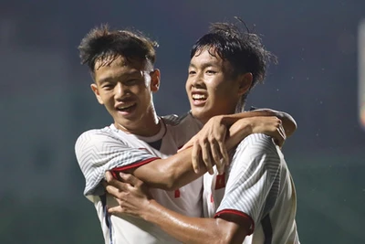 U16 Việt Nam chiếm ngôi đầu bảng sau chiến thắng 7-0