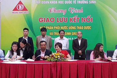 Công ty Phát triển Khoa học Quốc tế Trường Sinh ra mắt sản phẩm nước uống thảo dược